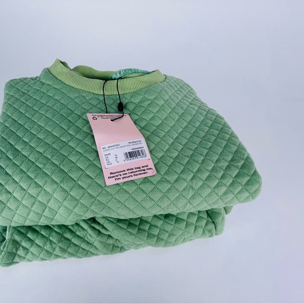 Sage Green Quilted 2-Piece Sweat Set | Cropped Sweatshirt & Jogger Pants